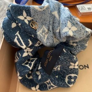 Louis Vuitton Denim scrunchy